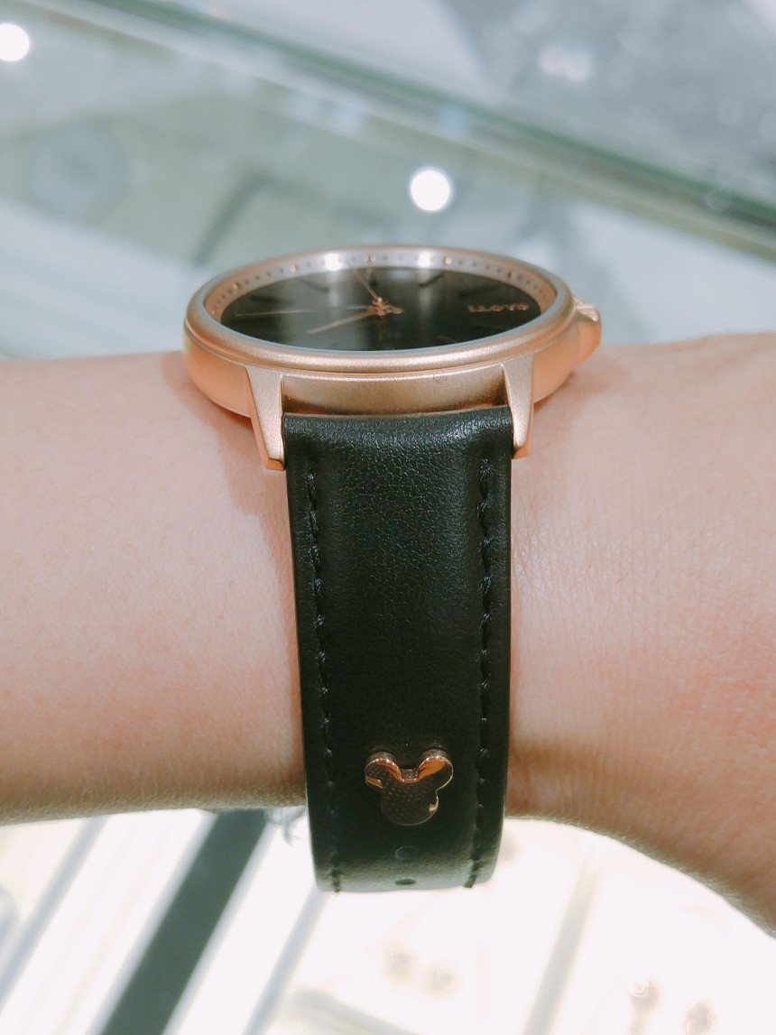 <b><p>Lloyd Disney Collaboration Mick couple LL2G18105</p></b><b><p>ロイド ディズニーコラボ ミッキー カップル 時計 LL2G18105 女性 レザー</p></b><br /><br /><p align='center'>