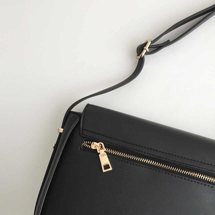 <b><p>Lineback 2col</p></b><b><p>ラインバック2col</p></b><br /><br /><p align='center'>