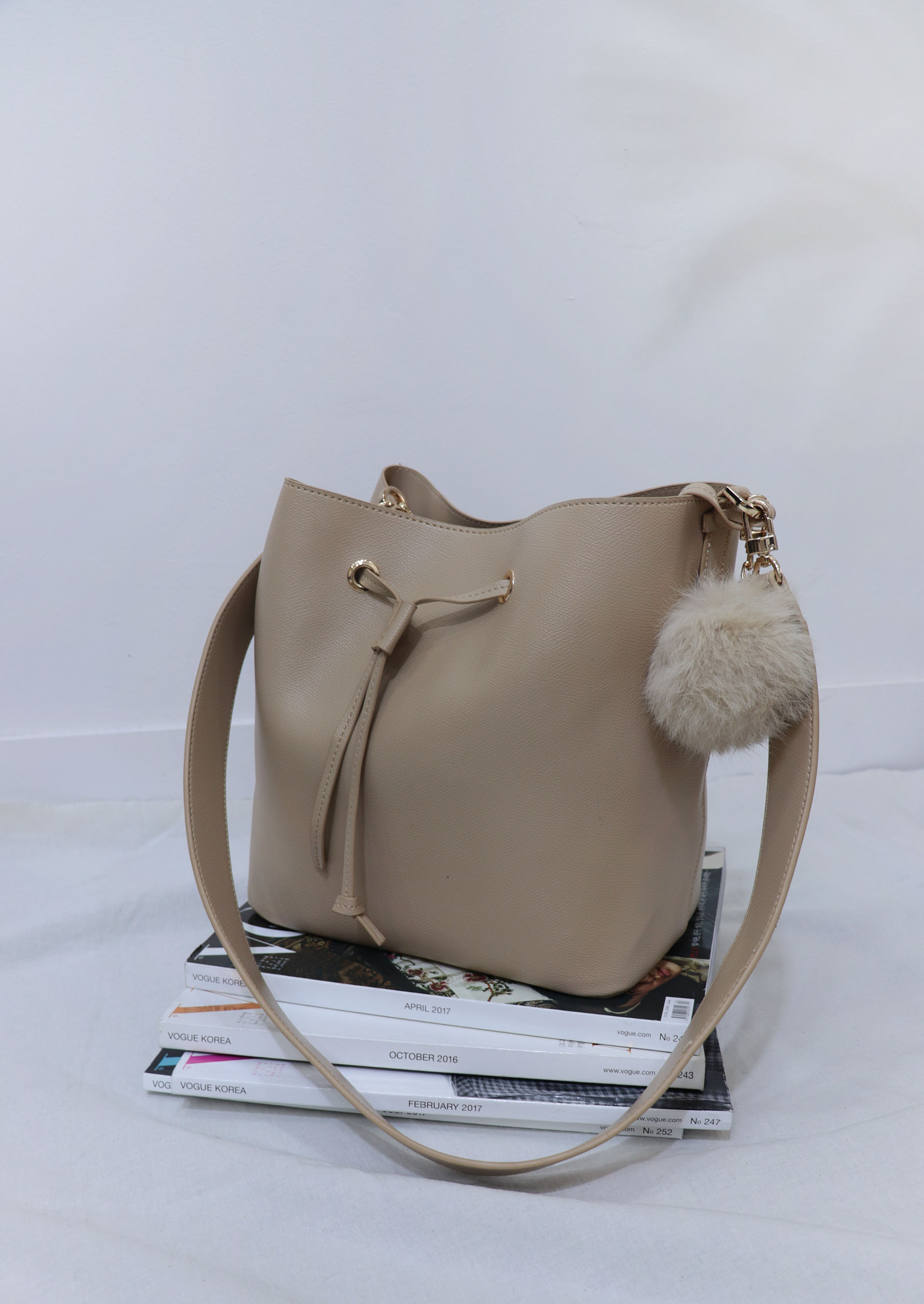 <b><p>Pastel Shoulder Buckle Bag 4col Women's</p></b><b><p>パステルショルダーバケットバッグ4colバックバッグ女性イット・バッグスタイリッシュなフランスの感性</p></b><br /><br /><p align='center'>