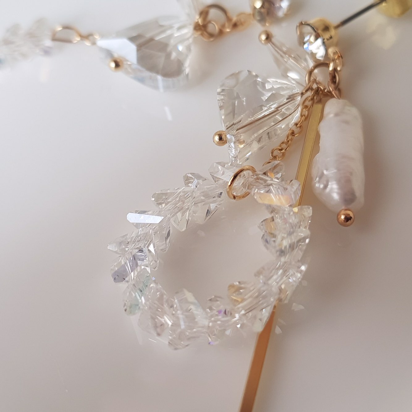 <b><p>Hunting crystal Unbutton drop earrs Luxurious</p></b><b><p>ホニン クリスタル オンバルドロップイヤリング 豪華な ヨリヨリ 高クオリティ ケバケバ</p></b><br /><br /><p align='center'>