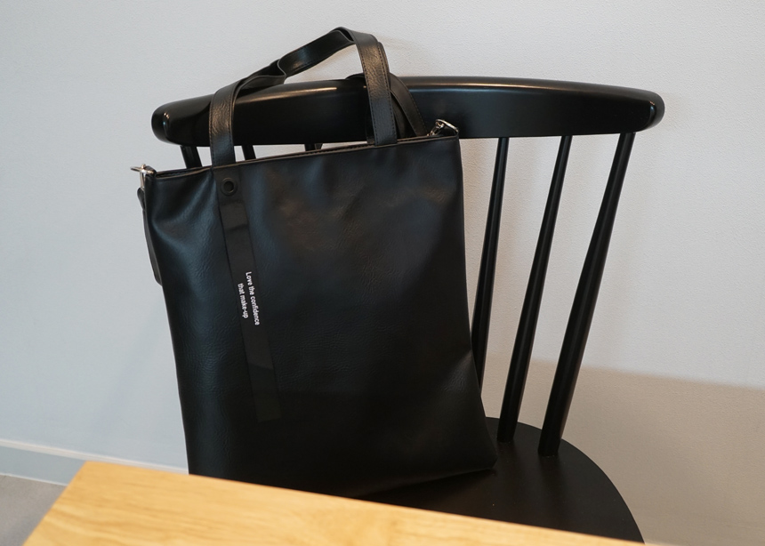 <b><p>Leather Eco Bag Daily 20's Female Black</p></b><b><p>レザーエコバッグデイリーバッグ20代の女性ブラック魅力があるスタイルのリボン個性ミニマリストリングレ</p></b><br /><br /><p align='center'>