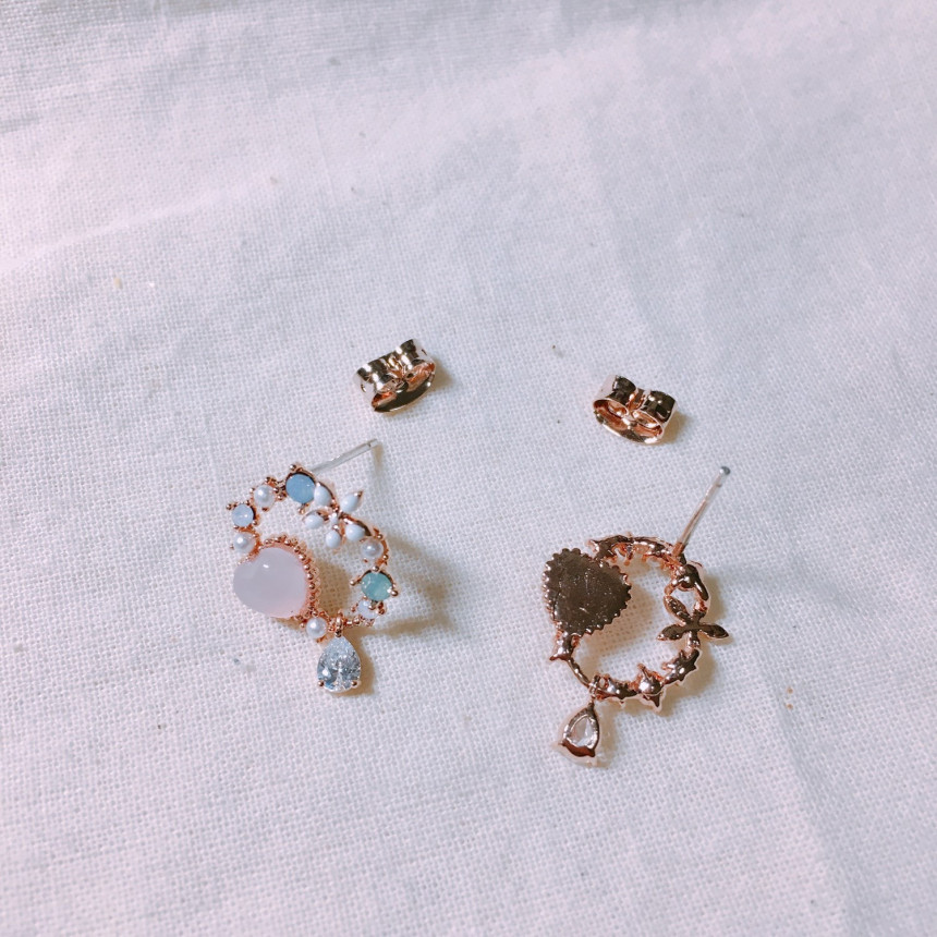 <b><p>Luce Heart Lse Pl Round Erings 2color LKJ1081</p></b><b><p>ルーチェ ハートジャンミソクラウンドピアス 2色 LKJ1081 魅力的な 女性が好きなギフト</p></b><br /><br /><p align='center'>