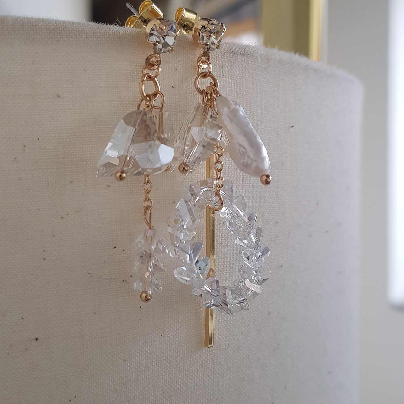 <b><p>Hunting crystal Unbutton drop earrs Luxurious</p></b><b><p>ホニン クリスタル オンバルドロップイヤリング 豪華な ヨリヨリ 高クオリティ ケバケバ</p></b><br /><br /><p align='center'>