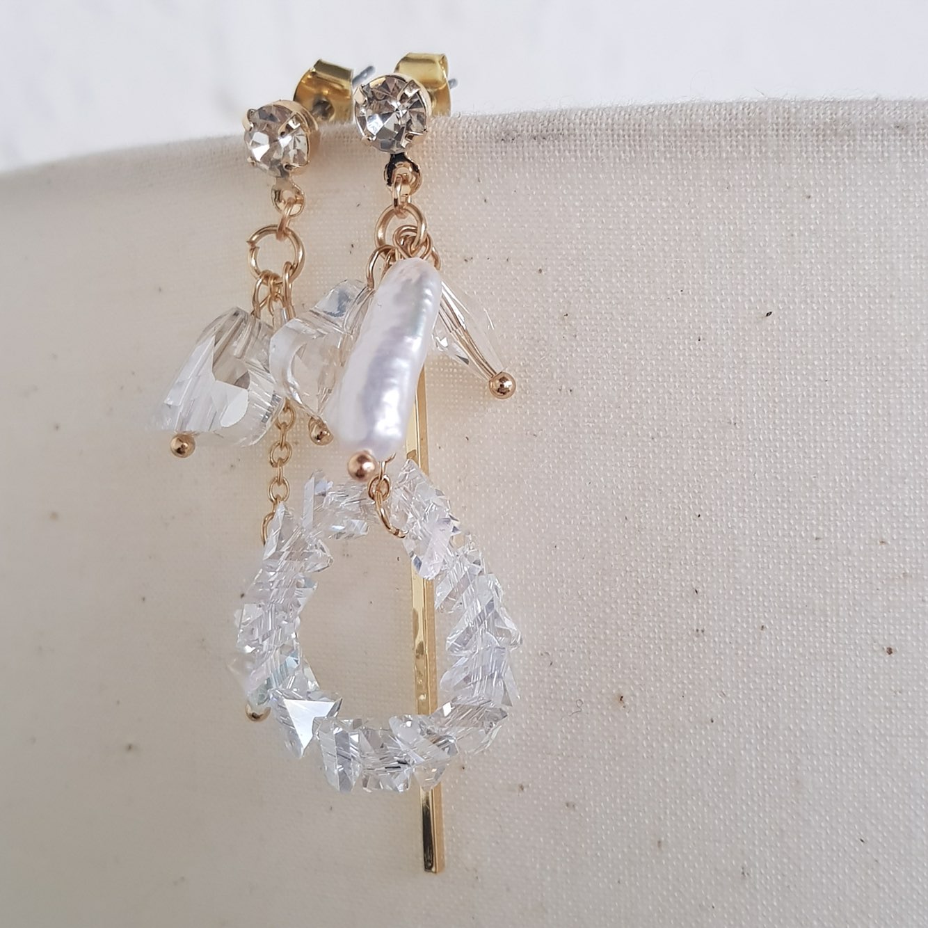 <b><p>Hunting crystal Unbutton drop earrs Luxurious</p></b><b><p>ホニン クリスタル オンバルドロップイヤリング 豪華な ヨリヨリ 高クオリティ ケバケバ</p></b><br /><br /><p align='center'>