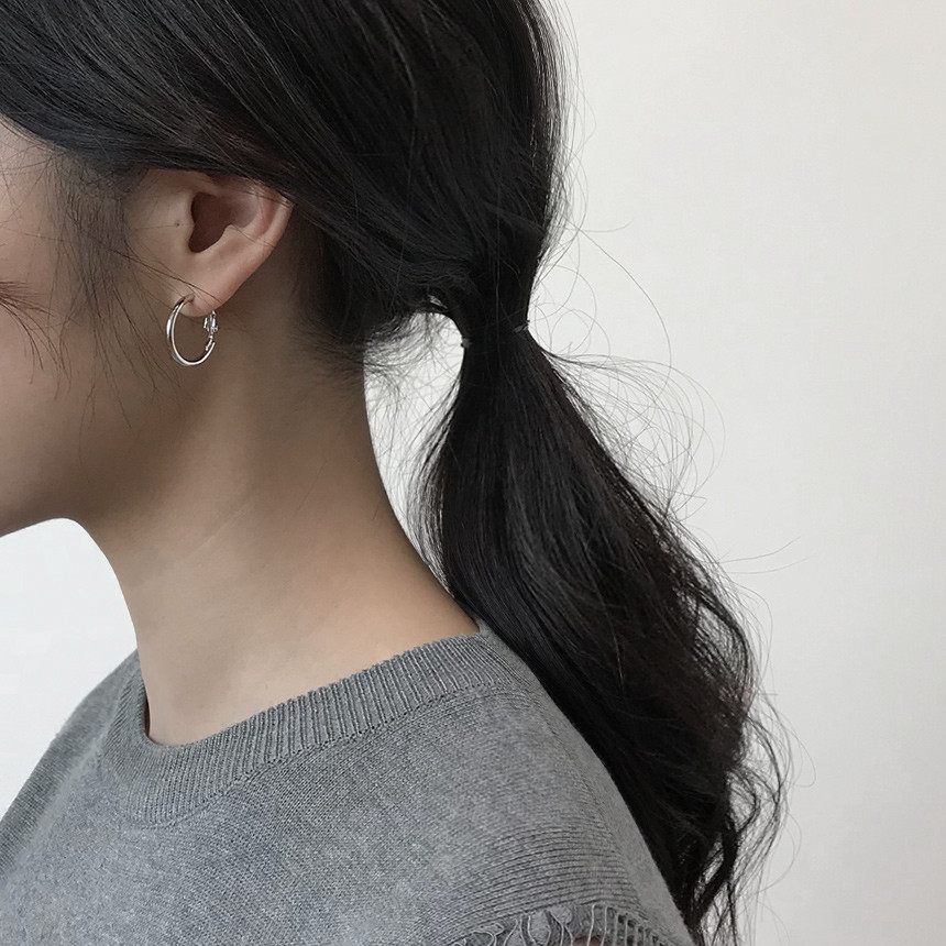 <b><p>One touch simple Ring earrs Bold Modern Chic</p></b><b><p>ワンタッチ シンプル リングピアス ボールド モダン シックな ミニマリストスタイル</p></b><br /><br /><p align='center'>