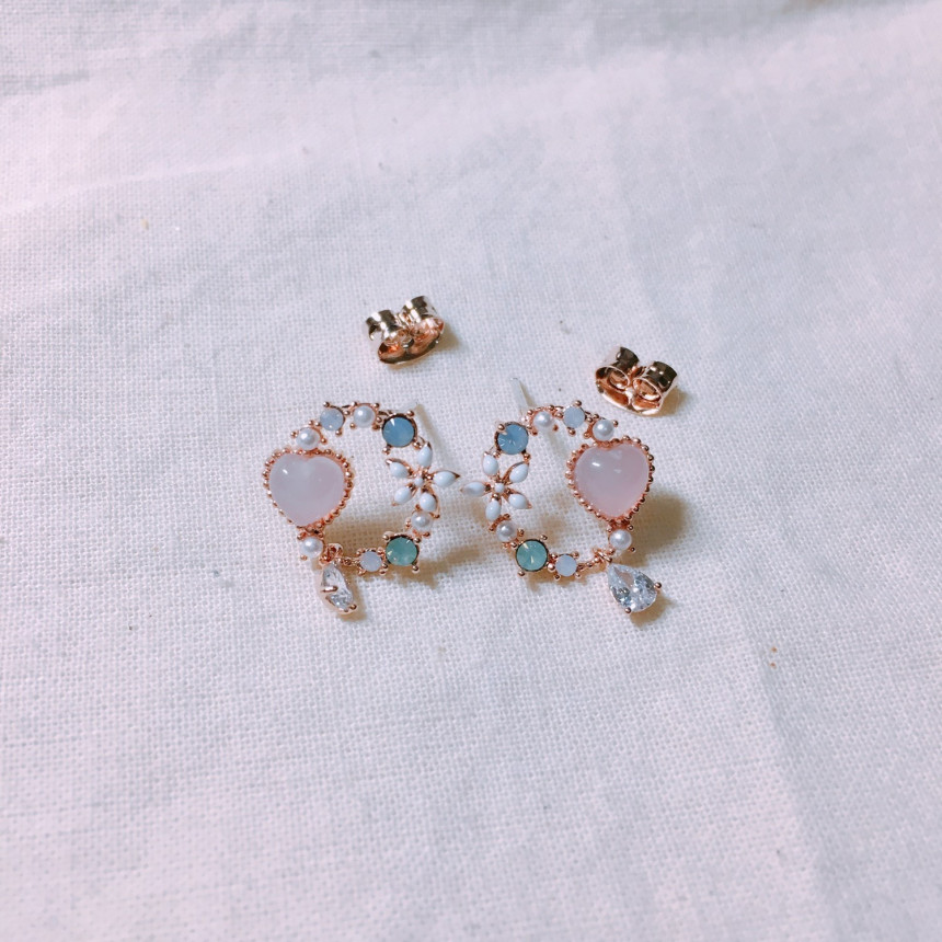 <b><p>Luce Heart Lse Pl Round Erings 2color LKJ1081</p></b><b><p>ルーチェ ハートジャンミソクラウンドピアス 2色 LKJ1081 魅力的な 女性が好きなギフト</p></b><br /><br /><p align='center'>