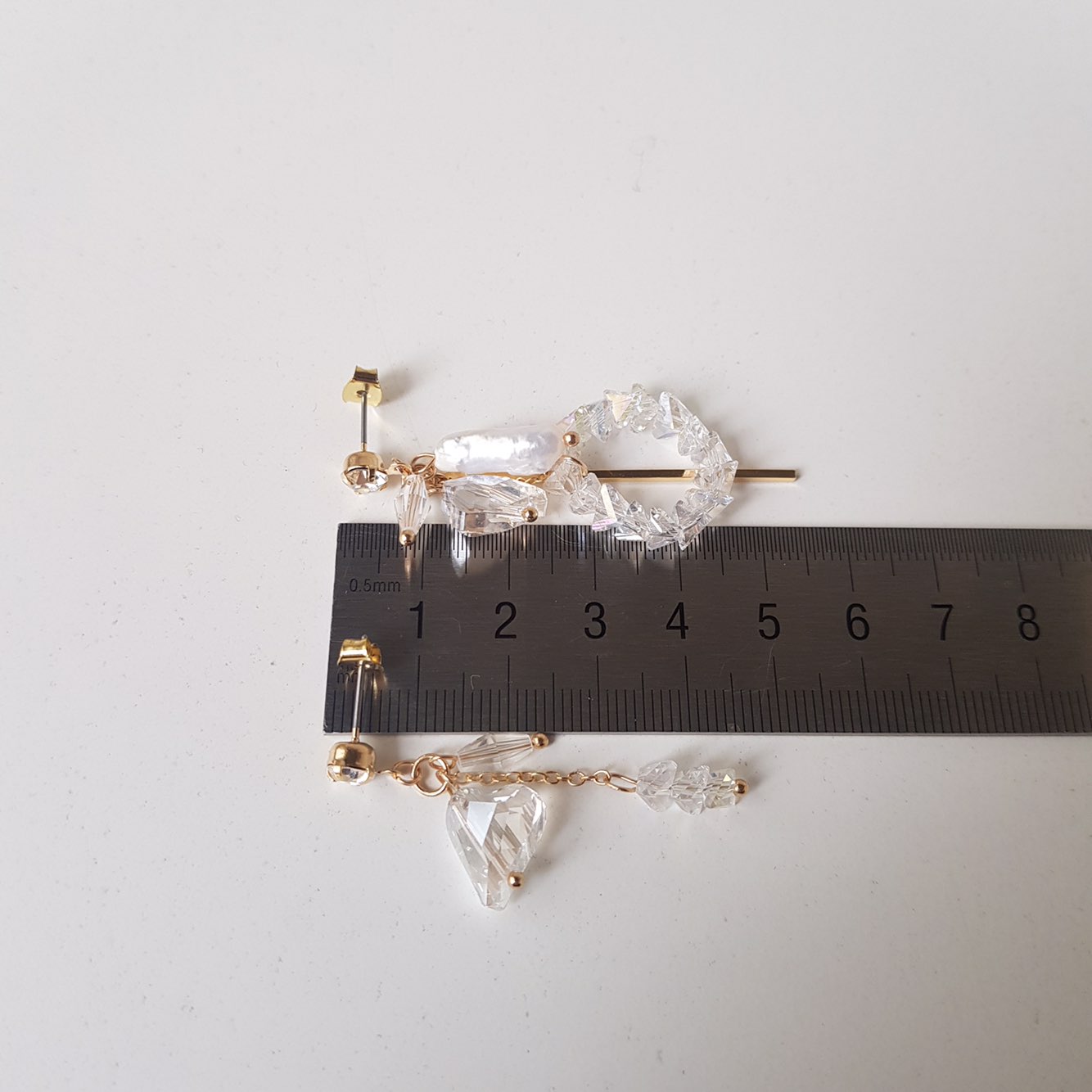 <b><p>Hunting crystal Unbutton drop earrs Luxurious</p></b><b><p>ホニン クリスタル オンバルドロップイヤリング 豪華な ヨリヨリ 高クオリティ ケバケバ</p></b><br /><br /><p align='center'>