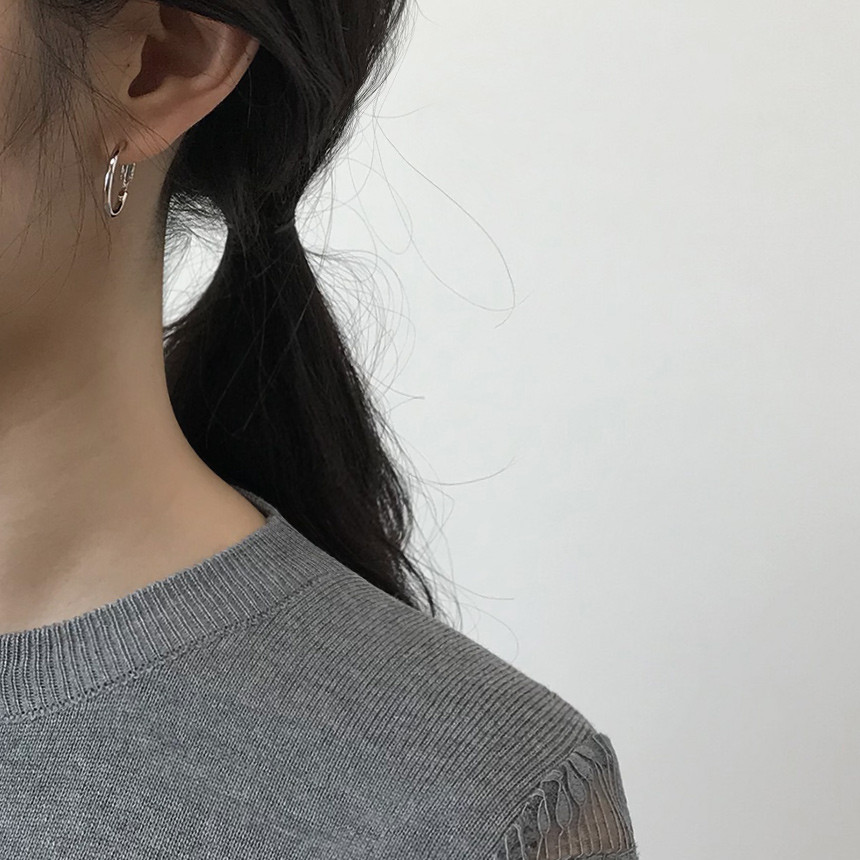 <b><p>One touch simple Ring earrs Bold Modern Chic</p></b><b><p>ワンタッチ シンプル リングピアス ボールド モダン シックな ミニマリストスタイル</p></b><br /><br /><p align='center'>