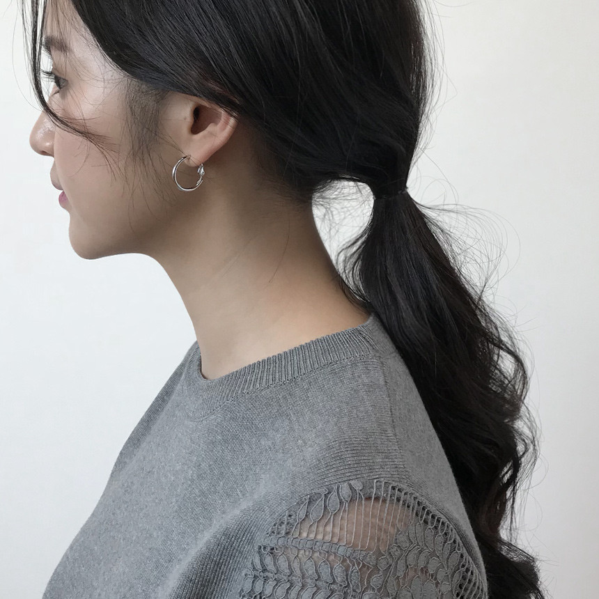 <b><p>One touch simple Ring earrs Bold Modern Chic</p></b><b><p>ワンタッチ シンプル リングピアス ボールド モダン シックな ミニマリストスタイル</p></b><br /><br /><p align='center'>