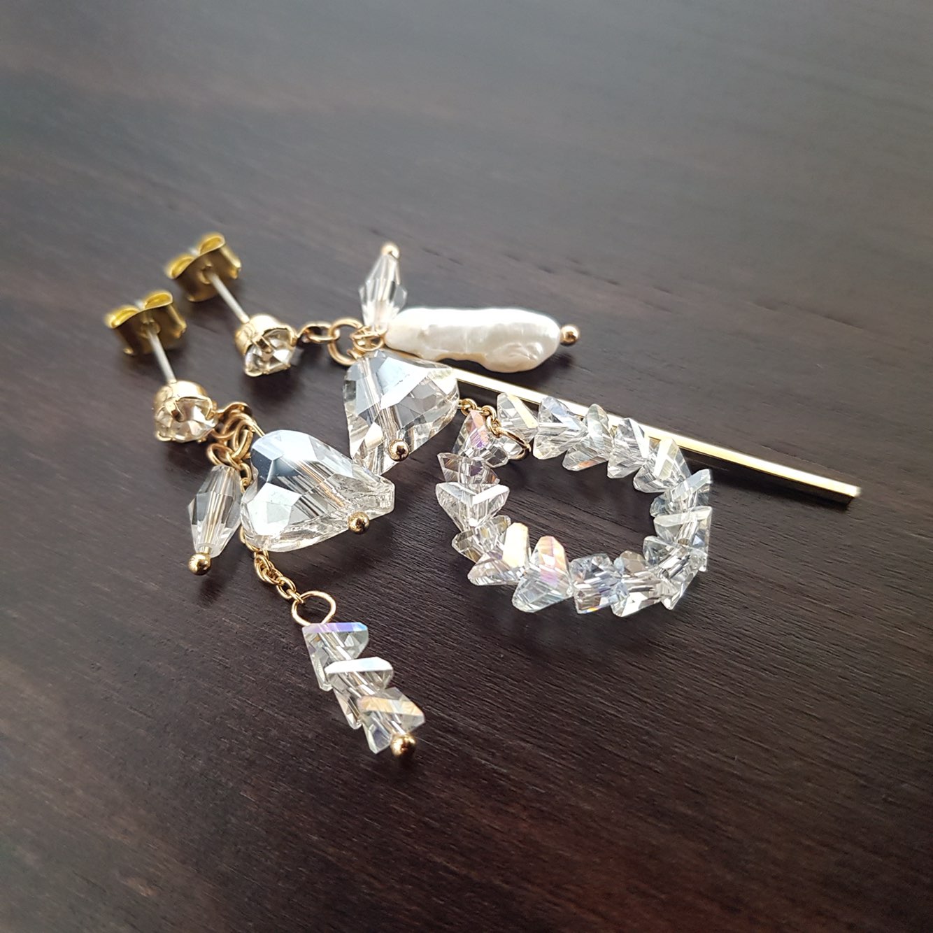 <b><p>Hunting crystal Unbutton drop earrs Luxurious</p></b><b><p>ホニン クリスタル オンバルドロップイヤリング 豪華な ヨリヨリ 高クオリティ ケバケバ</p></b><br /><br /><p align='center'>
