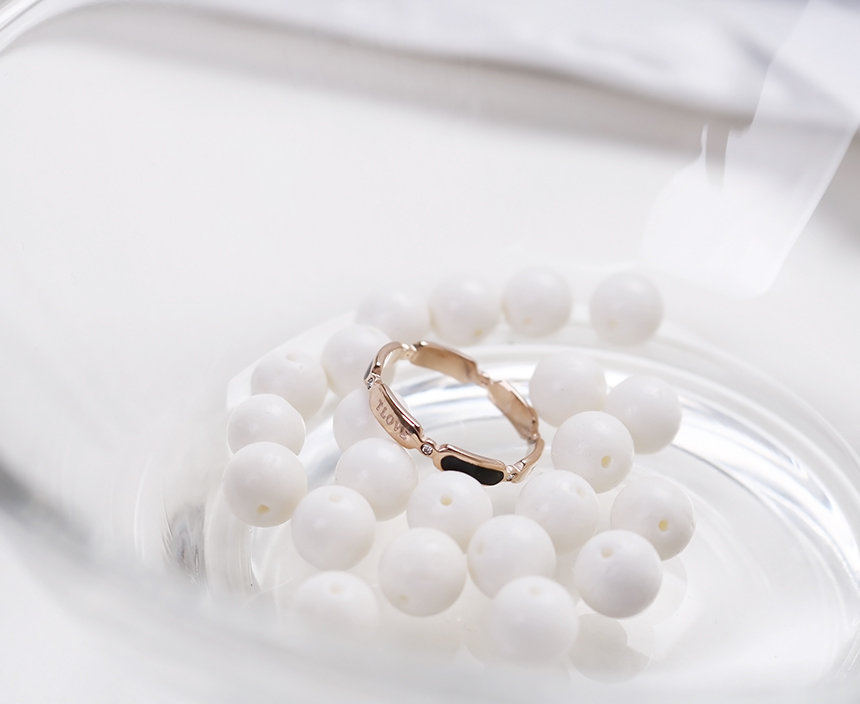 <b><p>Stylish Black Point TLOVE Surge eel titanium</p></b><b><p>シックなブラックポイント TLOVE 書かれているカールスチール リング チタン</p></b><br /><br /><p align='center'>