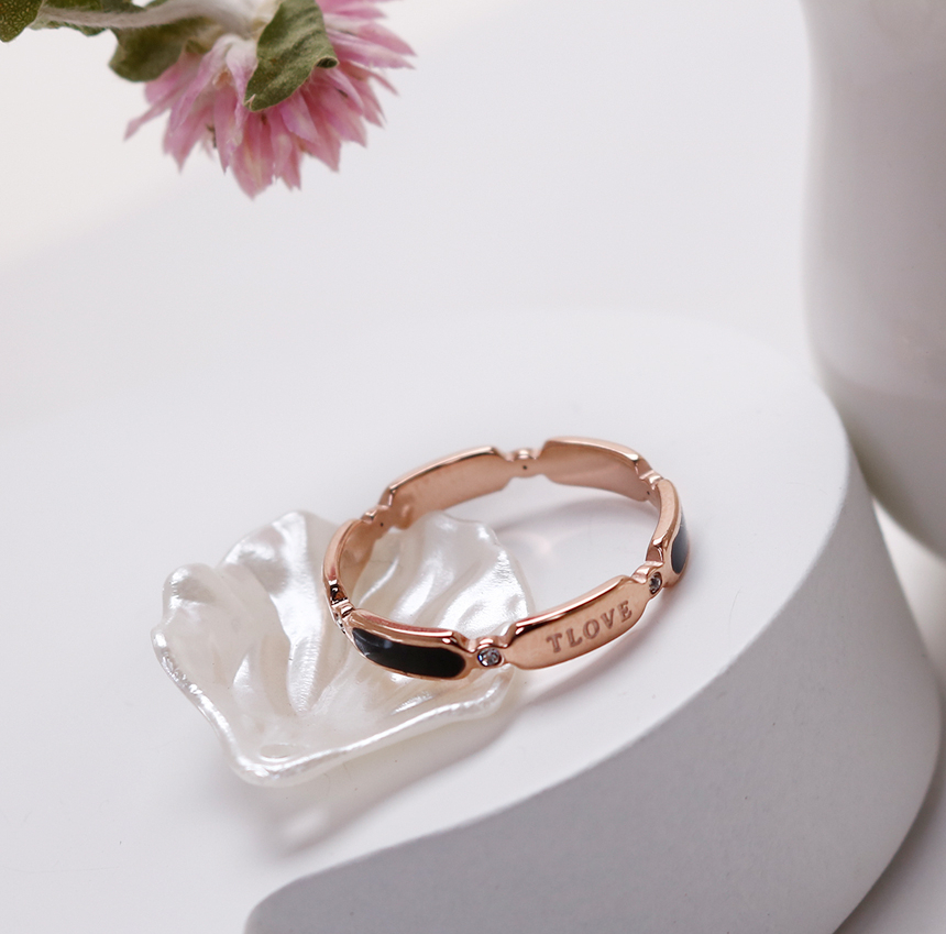 <b><p>Stylish Black Point TLOVE Surge eel titanium</p></b><b><p>シックなブラックポイント TLOVE 書かれているカールスチール リング チタン</p></b><br /><br /><p align='center'>