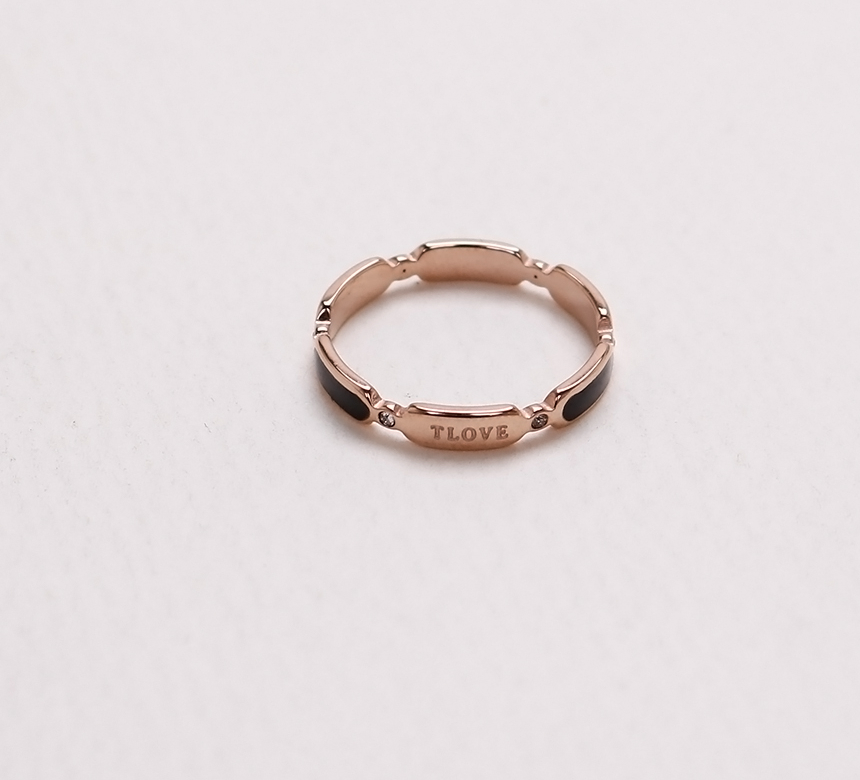 <b><p>Stylish Black Point TLOVE Surge eel titanium</p></b><b><p>シックなブラックポイント TLOVE 書かれているカールスチール リング チタン</p></b><br /><br /><p align='center'>