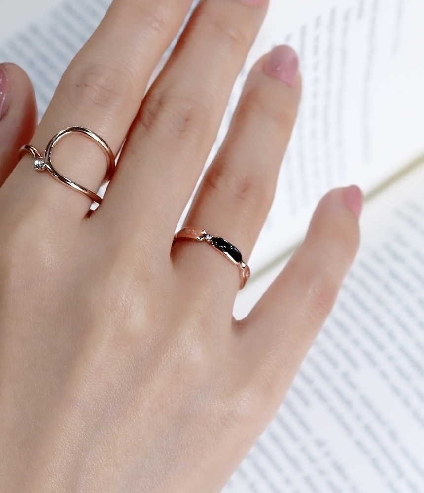 <b><p>Stylish Black Point TLOVE Surge eel titanium</p></b><b><p>シックなブラックポイント TLOVE 書かれているカールスチール リング チタン</p></b><br /><br /><p align='center'>