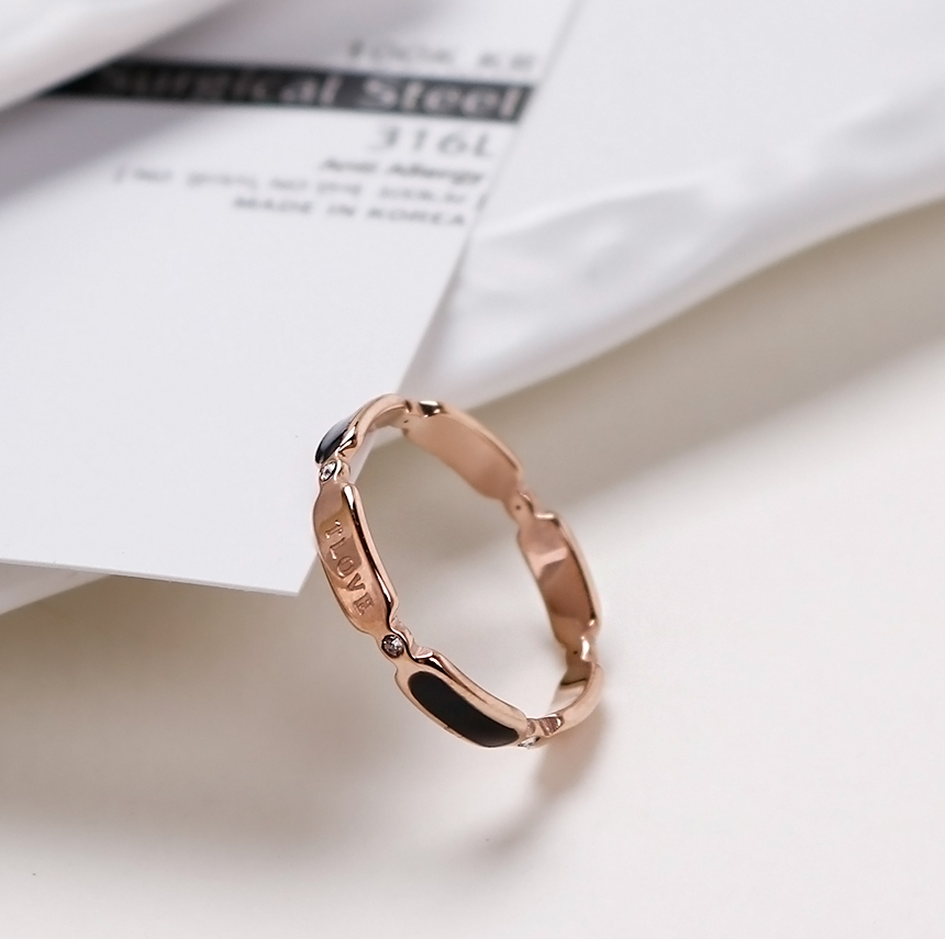 <b><p>Stylish Black Point TLOVE Surge eel titanium</p></b><b><p>シックなブラックポイント TLOVE 書かれているカールスチール リング チタン</p></b><br /><br /><p align='center'>