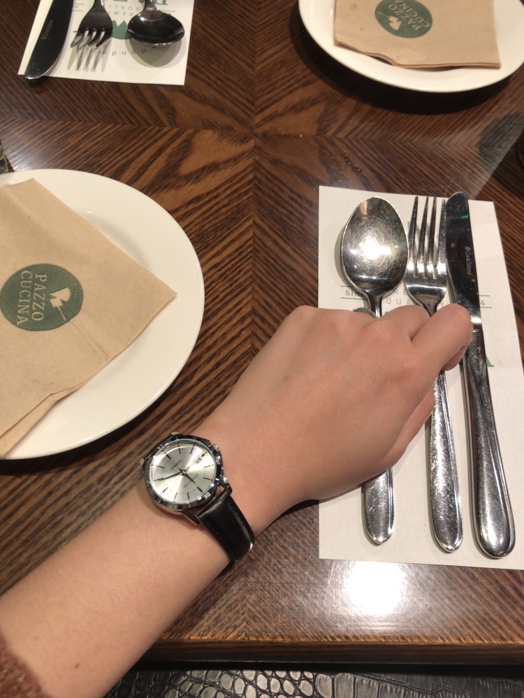 <b><p>Casio Genuine couple ather wch Gift Valt's</p></b><b><p>カシオ 本物 カップル レザー 腕時計 ギフト バレンタインデー ホワイト 恋人</p></b><br /><br /><p align='center'>