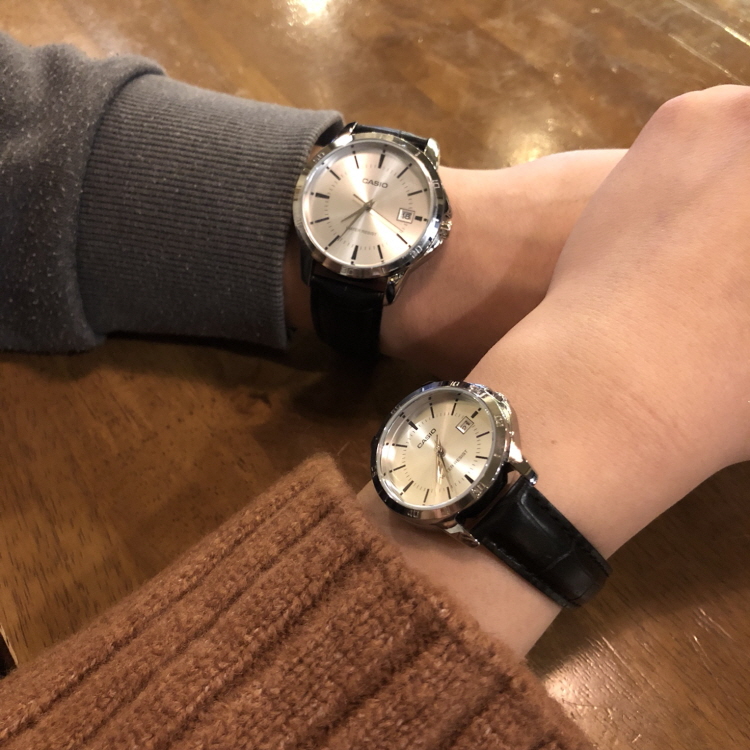 <b><p>Casio Genuine couple ather wch Gift Valt's</p></b><b><p>カシオ 本物 カップル レザー 腕時計 ギフト バレンタインデー ホワイト 恋人</p></b><br /><br /><p align='center'>