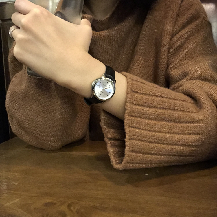 <b><p>Casio Genuine couple ather wch Gift Valt's</p></b><b><p>カシオ 本物 カップル レザー 腕時計 ギフト バレンタインデー ホワイト 恋人</p></b><br /><br /><p align='center'>