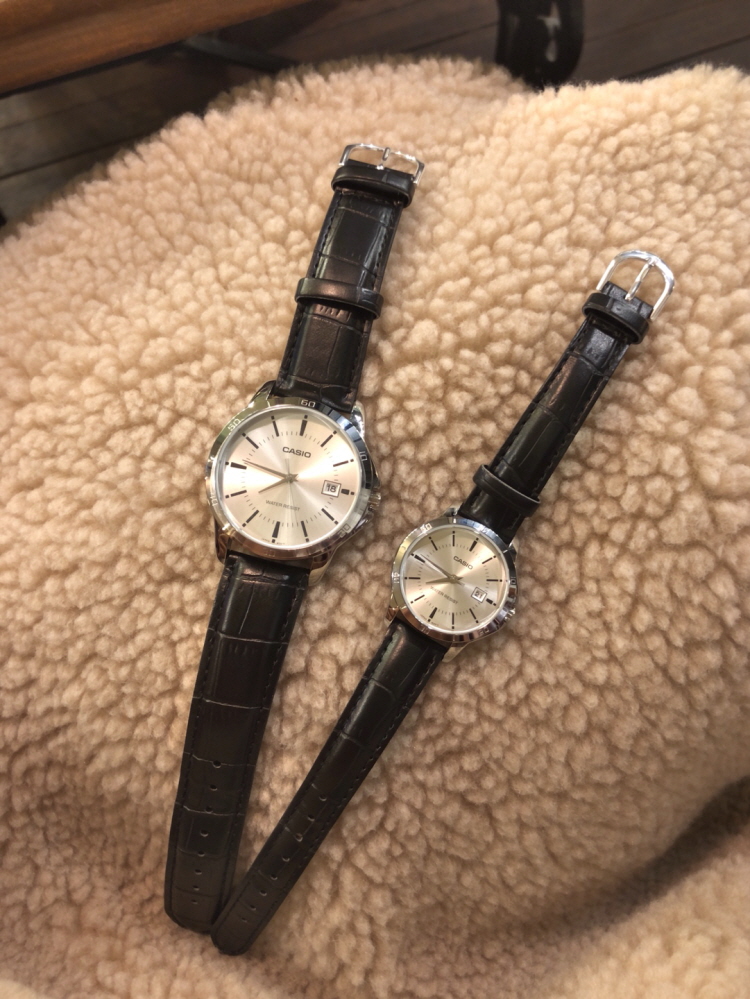 <b><p>Casio Genuine couple ather wch Gift Valt's</p></b><b><p>カシオ 本物 カップル レザー 腕時計 ギフト バレンタインデー ホワイト 恋人</p></b><br /><br /><p align='center'>