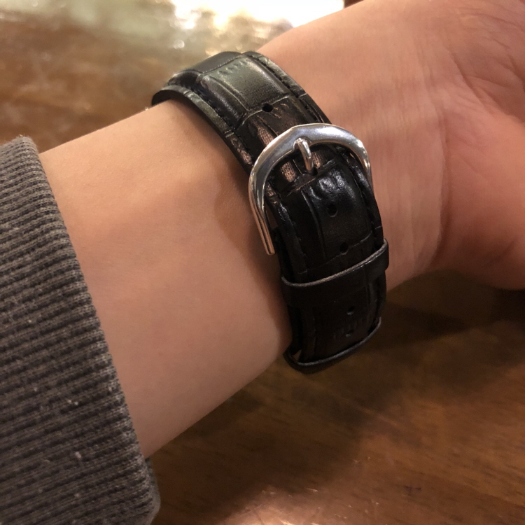 <b><p>Casio Genuine couple ather wch Gift Valt's</p></b><b><p>カシオ 本物 カップル レザー 腕時計 ギフト バレンタインデー ホワイト 恋人</p></b><br /><br /><p align='center'>