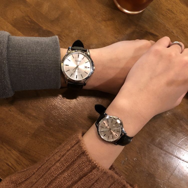 <b><p>Casio Genuine couple ather wch Gift Valt's</p></b><b><p>カシオ 本物 カップル レザー 腕時計 ギフト バレンタインデー ホワイト 恋人</p></b><br /><br /><p align='center'>