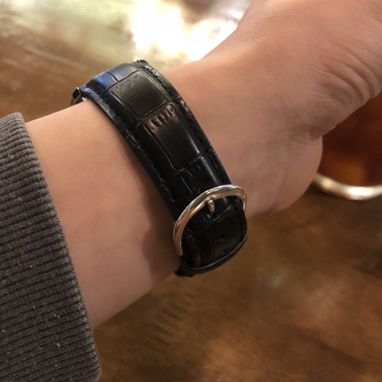 <b><p>Casio Genuine couple ather wch Gift Valt's</p></b><b><p>カシオ 本物 カップル レザー 腕時計 ギフト バレンタインデー ホワイト 恋人</p></b><br /><br /><p align='center'>