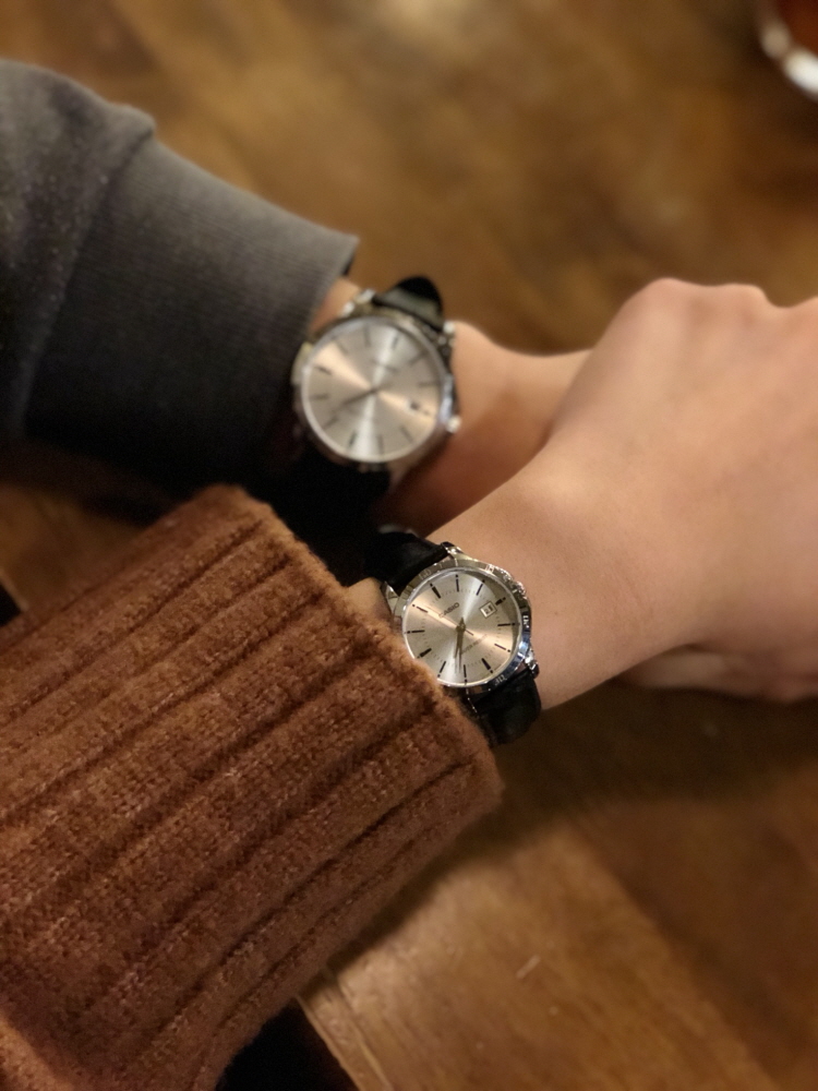 <b><p>Casio Genuine couple ather wch Gift Valt's</p></b><b><p>カシオ 本物 カップル レザー 腕時計 ギフト バレンタインデー ホワイト 恋人</p></b><br /><br /><p align='center'>