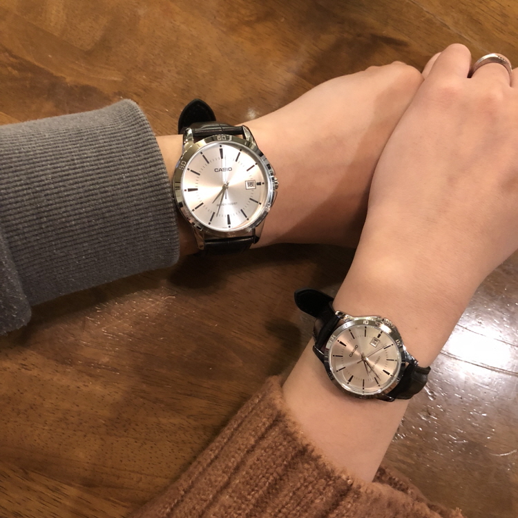 <b><p>Casio Genuine couple ather wch Gift Valt's</p></b><b><p>カシオ 本物 カップル レザー 腕時計 ギフト バレンタインデー ホワイト 恋人</p></b><br /><br /><p align='center'>