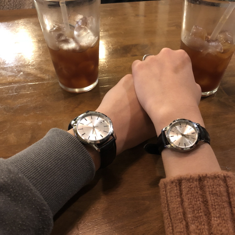 <b><p>Casio Genuine couple ather wch Gift Valt's</p></b><b><p>カシオ 本物 カップル レザー 腕時計 ギフト バレンタインデー ホワイト 恋人</p></b><br /><br /><p align='center'>