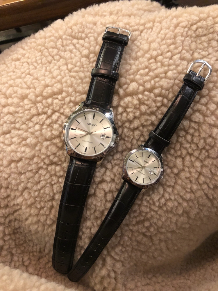 <b><p>Casio Genuine couple ather wch Gift Valt's</p></b><b><p>カシオ 本物 カップル レザー 腕時計 ギフト バレンタインデー ホワイト 恋人</p></b><br /><br /><p align='center'>