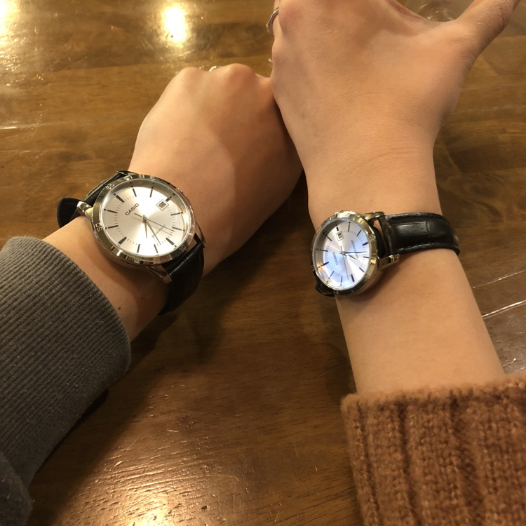 <b><p>Casio Genuine couple ather wch Gift Valt's</p></b><b><p>カシオ 本物 カップル レザー 腕時計 ギフト バレンタインデー ホワイト 恋人</p></b><br /><br /><p align='center'>