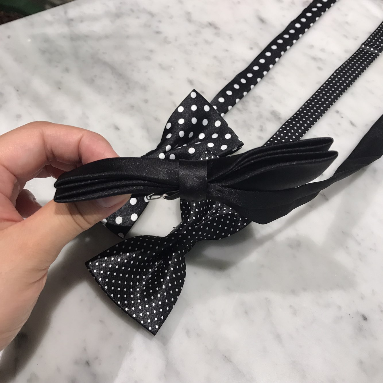 <b><p>Black bow tie Korean Self-Wedding Bthday</p></b><b><p>黒蝶ネクタイ 韓国語 セルフウェディング 初誕生日 各種イベントに スーパーグレイッ</p></b><br /><br /><p align='center'>