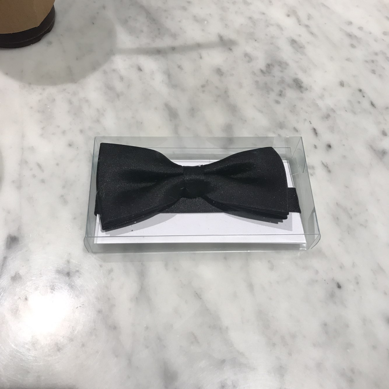 <b><p>Black bow tie Korean Self-Wedding Bthday</p></b><b><p>黒蝶ネクタイ 韓国語 セルフウェディング 初誕生日 各種イベントに スーパーグレイッ</p></b><br /><br /><p align='center'>