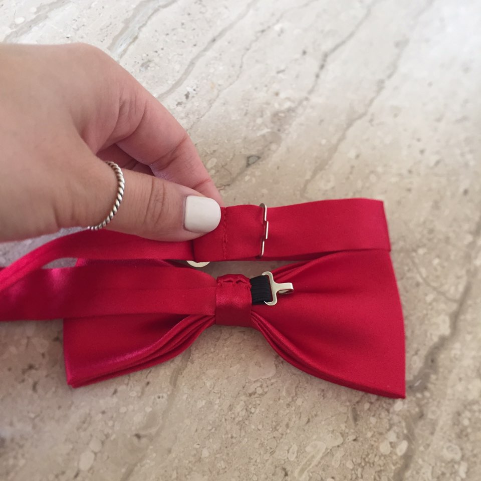 <b><p>Black bow tie Korean Self-Wedding Bthday</p></b><b><p>黒蝶ネクタイ 韓国語 セルフウェディング 初誕生日 各種イベントに スーパーグレイッ</p></b><br /><br /><p align='center'>