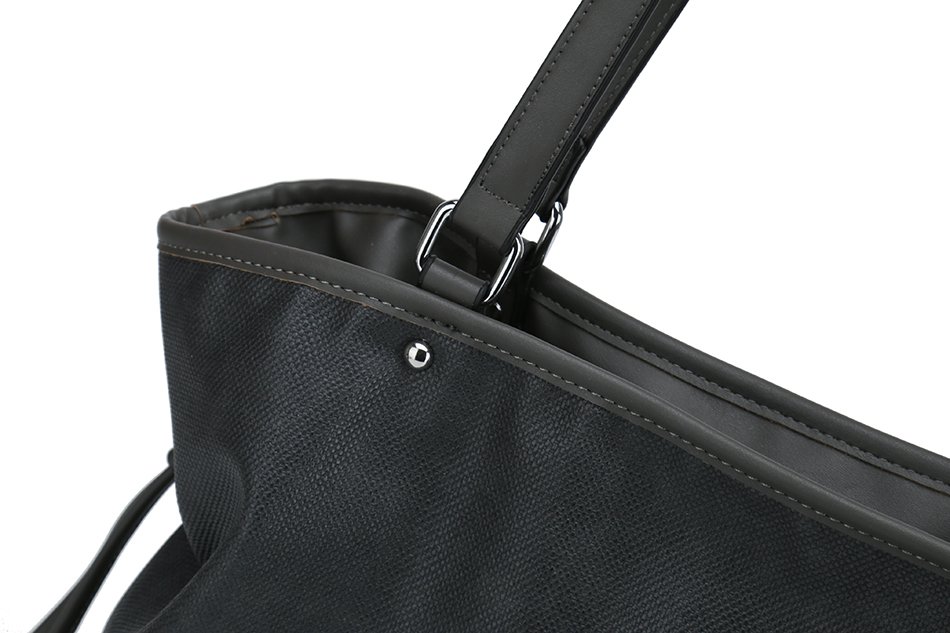 <b><p>Lightweight shoulder bag</p></b><b><p>軽いショルダーバッグ絹織物</p></b><br /><br /><p align='center'>