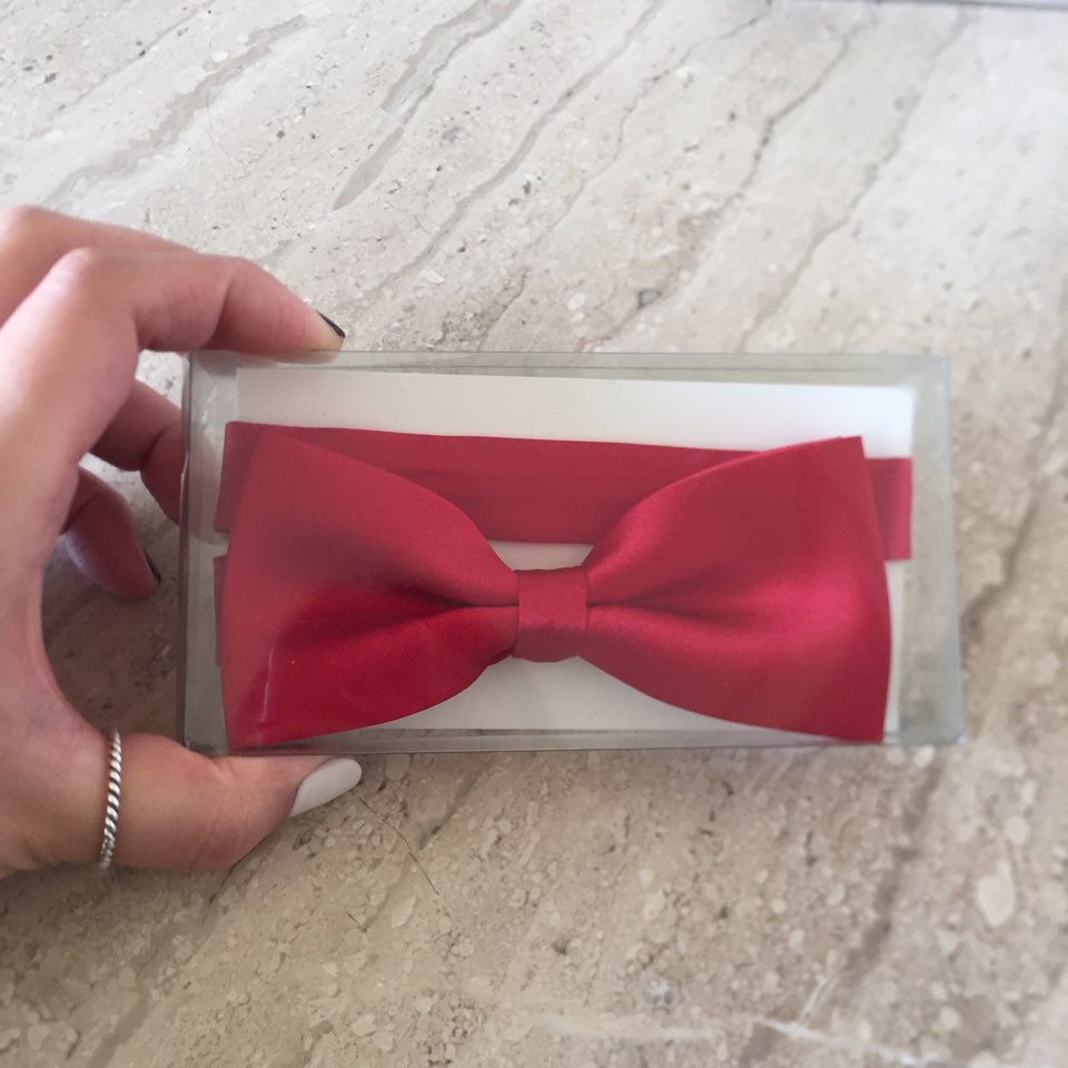 <b><p>Black bow tie Korean Self-Wedding Bthday</p></b><b><p>黒蝶ネクタイ 韓国語 セルフウェディング 初誕生日 各種イベントに スーパーグレイッ</p></b><br /><br /><p align='center'>