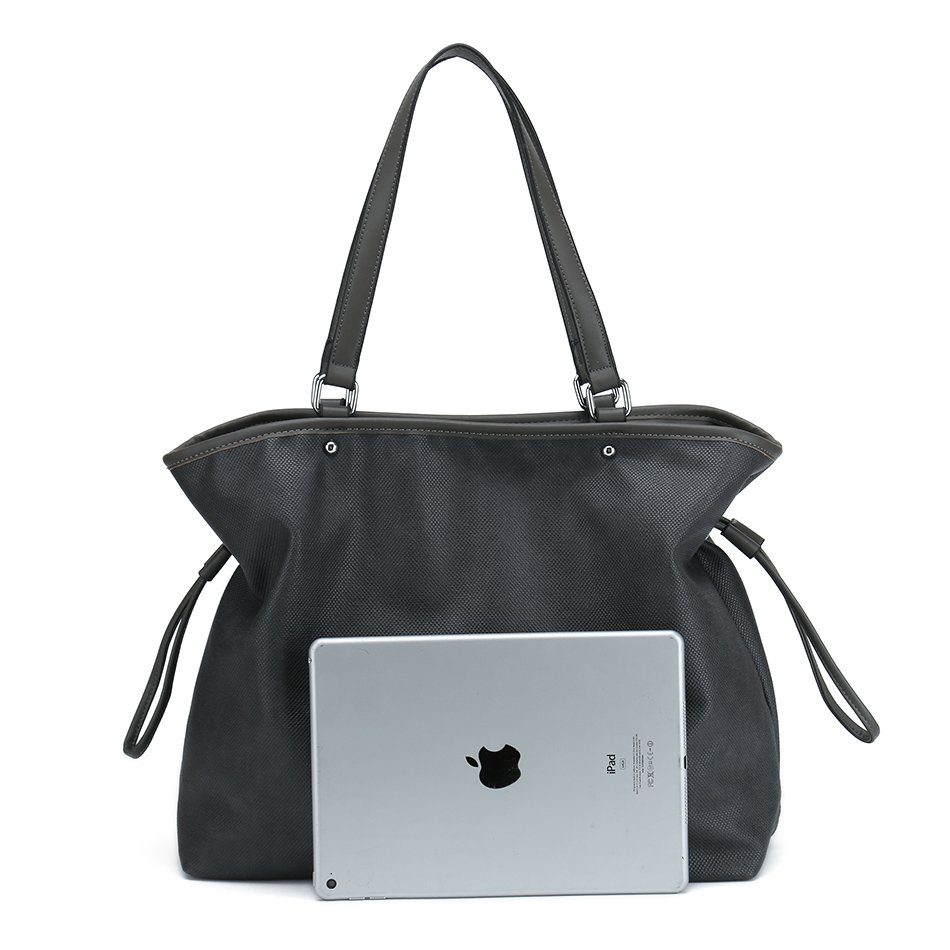 <b><p>Lightweight shoulder bag</p></b><b><p>軽いショルダーバッグ絹織物</p></b><br /><br /><p align='center'>