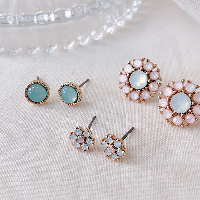 <b><p>sunflower Fr set earring Moth-Daught one</p></b><b><p>ヒマワリ 花 セット イヤリング 螺鈿 フラワー 一週間</p></b><br /><br /><p align='center'>