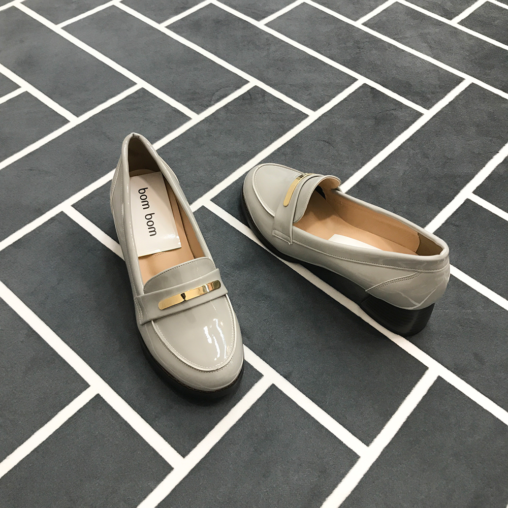 <b><p>Mourning Korean enamel Gold Height loafers</p></b><b><p>無排 韓国語 エナメル 金工 身長 ローファー かわいいスタイル 女性カジュアル</p></b><br /><br /><p align='center'>