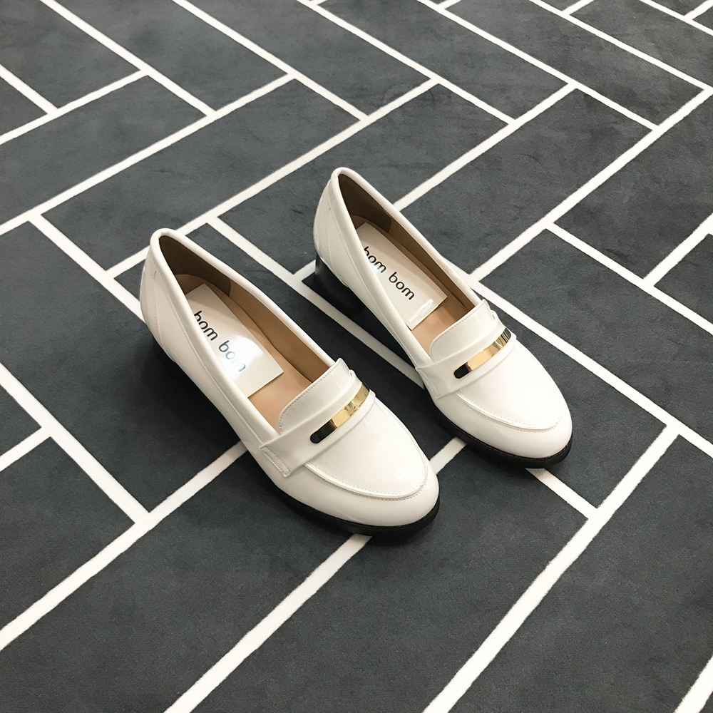 <b><p>Mourning Korean enamel Gold Height loafers</p></b><b><p>無排 韓国語 エナメル 金工 身長 ローファー かわいいスタイル 女性カジュアル</p></b><br /><br /><p align='center'>