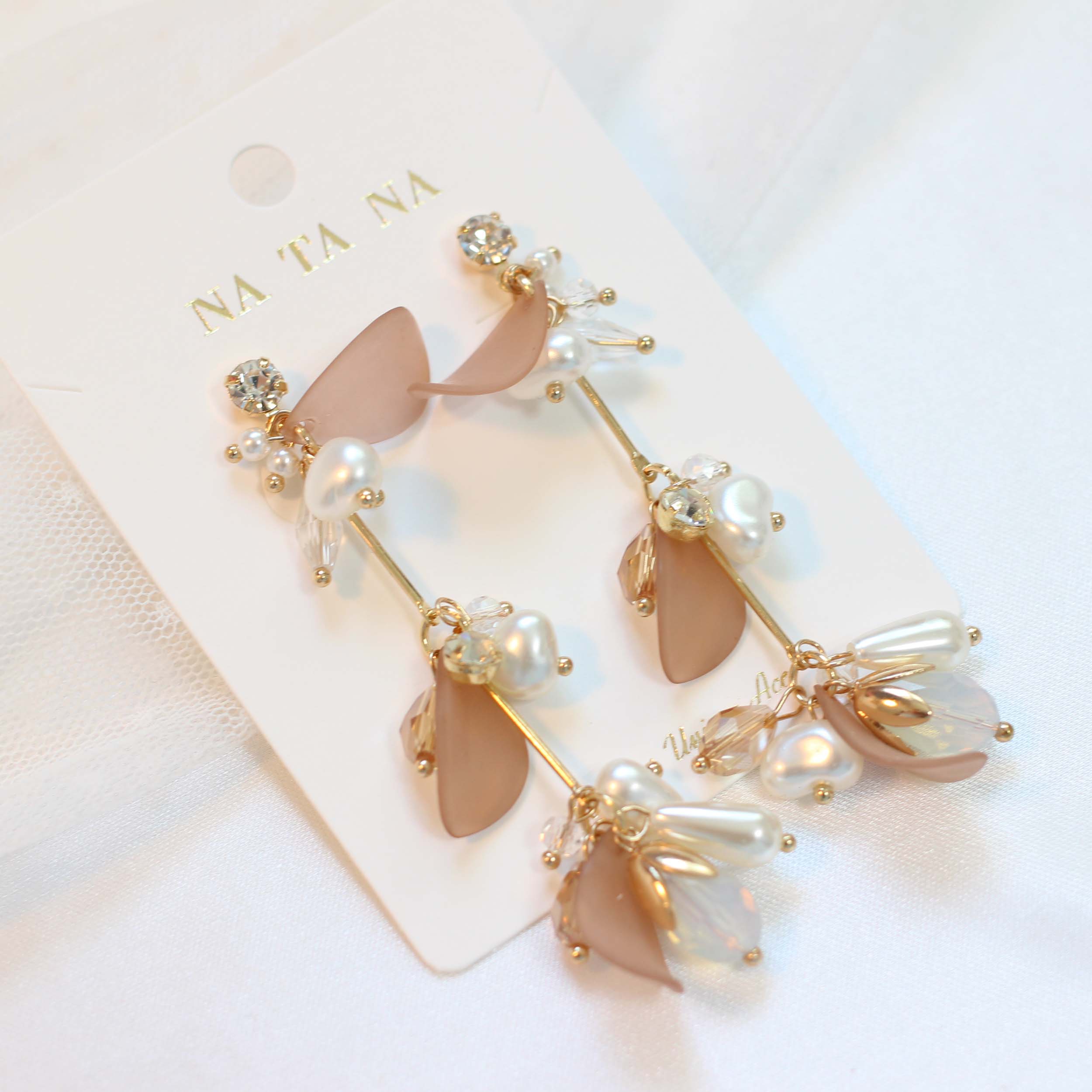 <b><p>Petal Flower Cubic Bold Drop Earrings Possible</p></b><b><p>花びらフラワー キュービック ボールド ドロップイヤリング グィチ可能 耳ドリル</p></b><br /><br /><p align='center'>