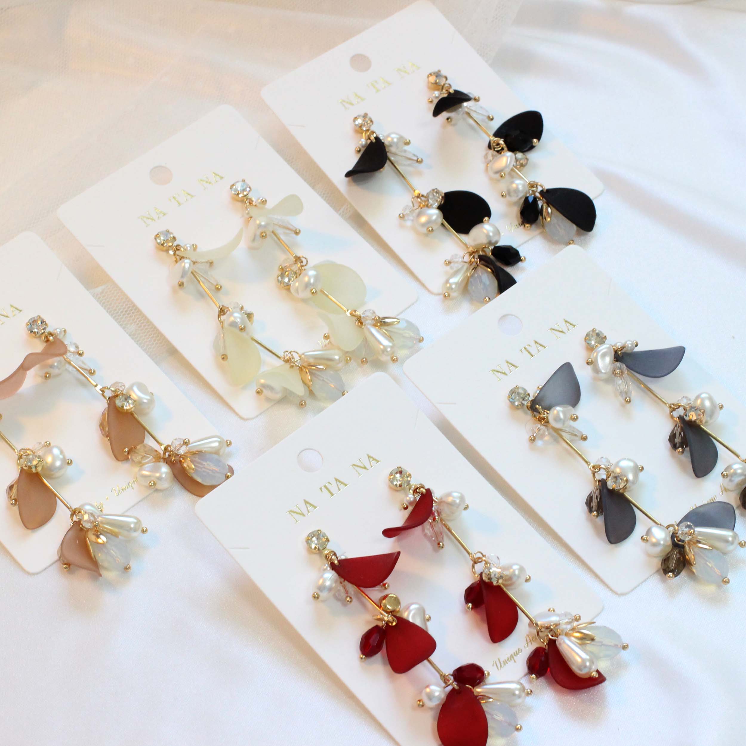 <b><p>Petal Flower Cubic Bold Drop Earrings Possible</p></b><b><p>花びらフラワー キュービック ボールド ドロップイヤリング グィチ可能 耳ドリル</p></b><br /><br /><p align='center'>