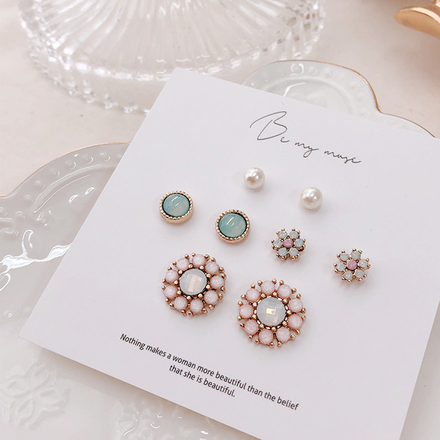 <b><p>sunflower Fr set earring Moth-Daught one</p></b><b><p>ヒマワリ 花 セット イヤリング 螺鈿 フラワー 一週間</p></b><br /><br /><p align='center'>