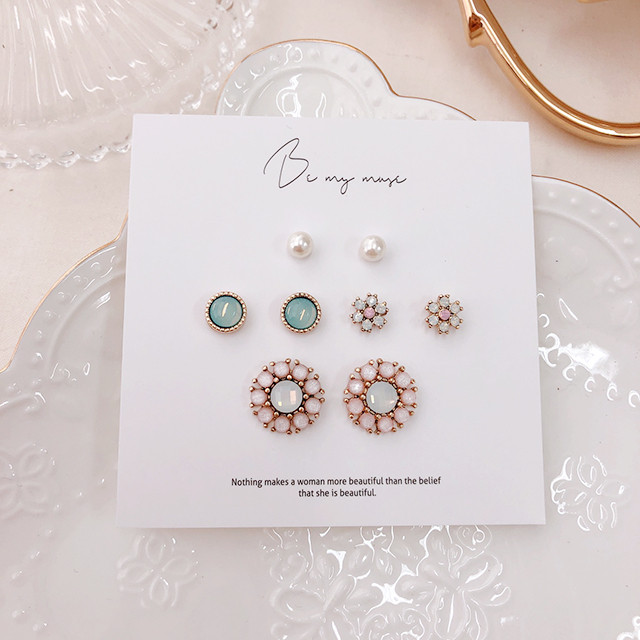 <b><p>sunflower Fr set earring Moth-Daught one</p></b><b><p>ヒマワリ 花 セット イヤリング 螺鈿 フラワー 一週間</p></b><br /><br /><p align='center'>