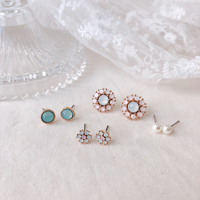 <b><p>sunflower Fr set earring Moth-Daught one</p></b><b><p>ヒマワリ 花 セット イヤリング 螺鈿 フラワー 一週間</p></b><br /><br /><p align='center'>