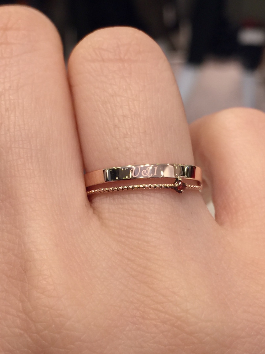 <b><p>Lloyd Birthstone Lettering LRT18003 Twenties</p></b><b><p>ロイド 誕生石 レタリング LRT18003 20代の女性 記念日 卒業式 洗練されたアイテム</p></b><br /><br /><p align='center'>