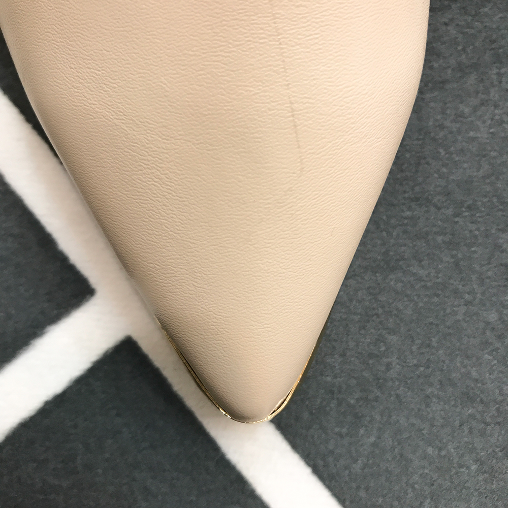 <b><p>Mourning Korean gold pot Flat Shoes Sophisticed</p></b><b><p>無排 韓国語 ゴールド ポイント フラットシューズ 洗練され見える どこでもコーディネートしやすい</p></b><br /><br /><p align='center'>