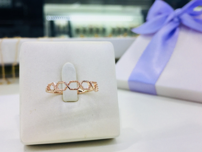 <b><p>Lloyd You and I square Gold ring LRT18004T</p></b><b><p>ロイド 君は そして 私 スクエア ゴールド リング LRT18004T 無難な</p></b><br /><br /><p align='center'>