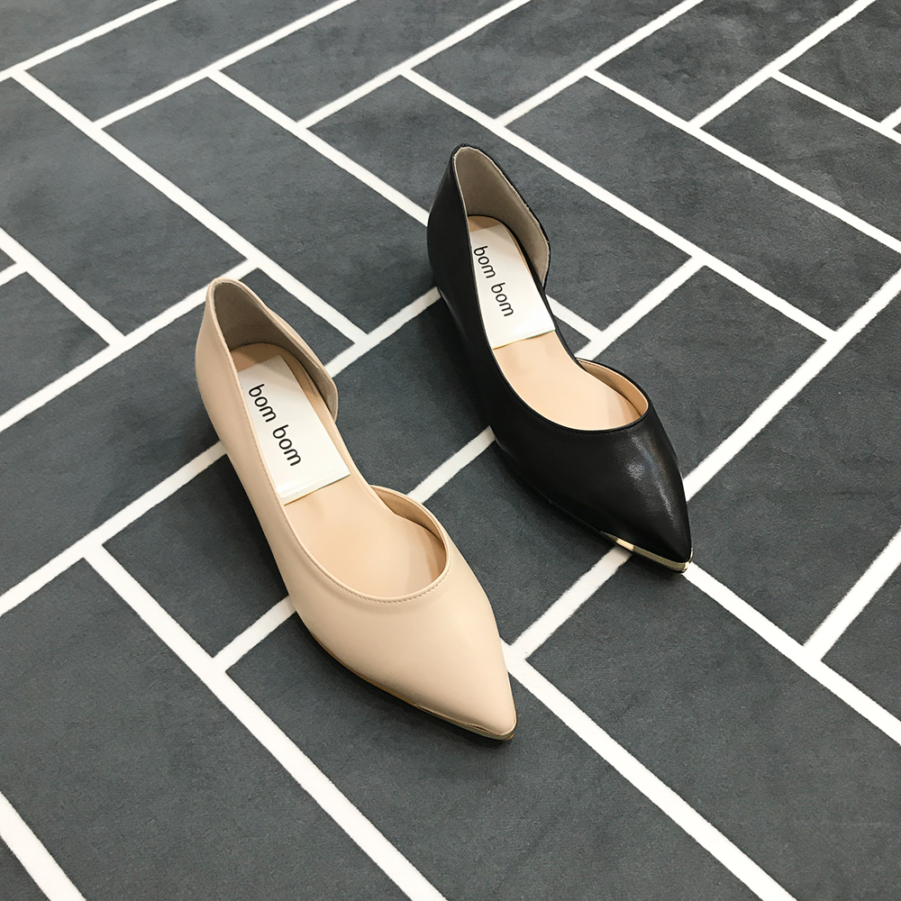 <b><p>Mourning Korean gold pot Flat Shoes Sophisticed</p></b><b><p>無排 韓国語 ゴールド ポイント フラットシューズ 洗練され見える どこでもコーディネートしやすい</p></b><br /><br /><p align='center'>