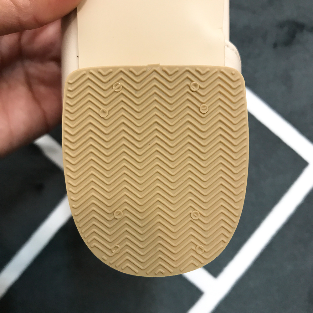 <b><p>Mourning Korean gold pot Flat Shoes Sophisticed</p></b><b><p>無排 韓国語 ゴールド ポイント フラットシューズ 洗練され見える どこでもコーディネートしやすい</p></b><br /><br /><p align='center'>